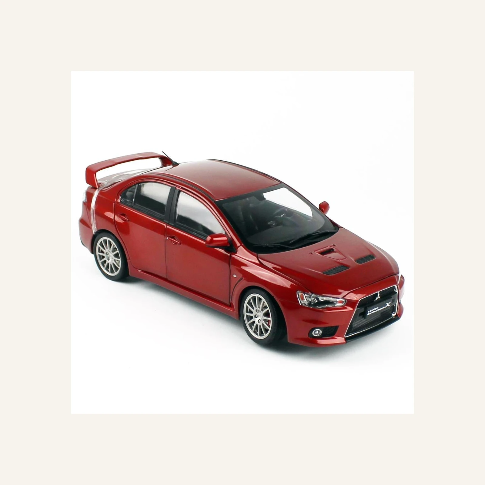 Sunstar 5822 1/18 Ölçek, Mitsubishi Lancer Evolution X, Kırmızı Metalik