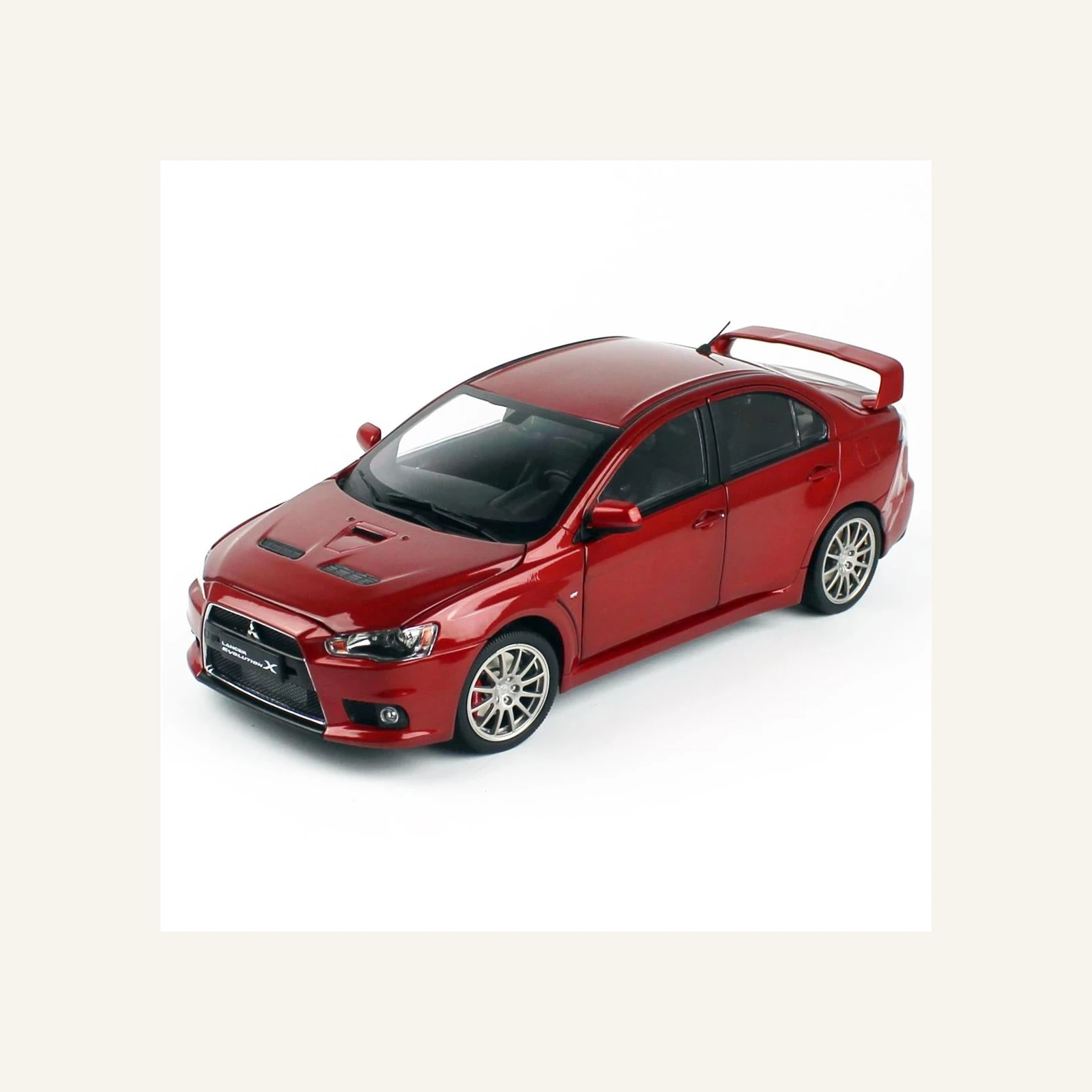 Sunstar 5822 1/18 Ölçek, Mitsubishi Lancer Evolution X, Kırmızı Metalik