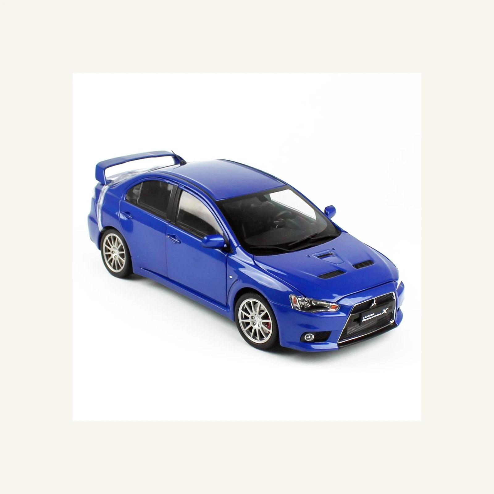 Sunstar 5823 1/18 Ölçek, Mitsubishi Lancer Evolution X, Mavi Metalik