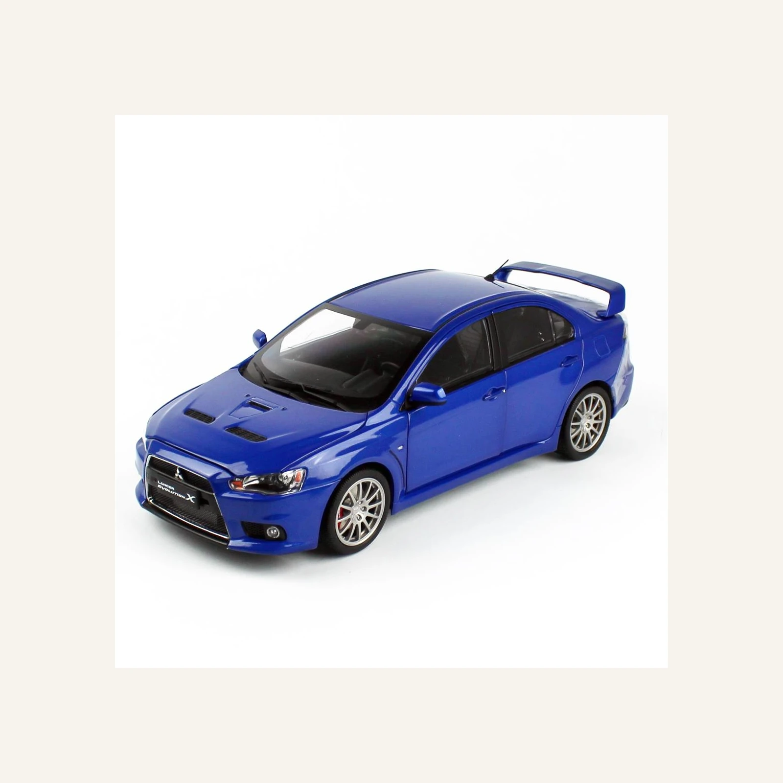 Sunstar 5823 1/18 Ölçek, Mitsubishi Lancer Evolution X, Mavi Metalik