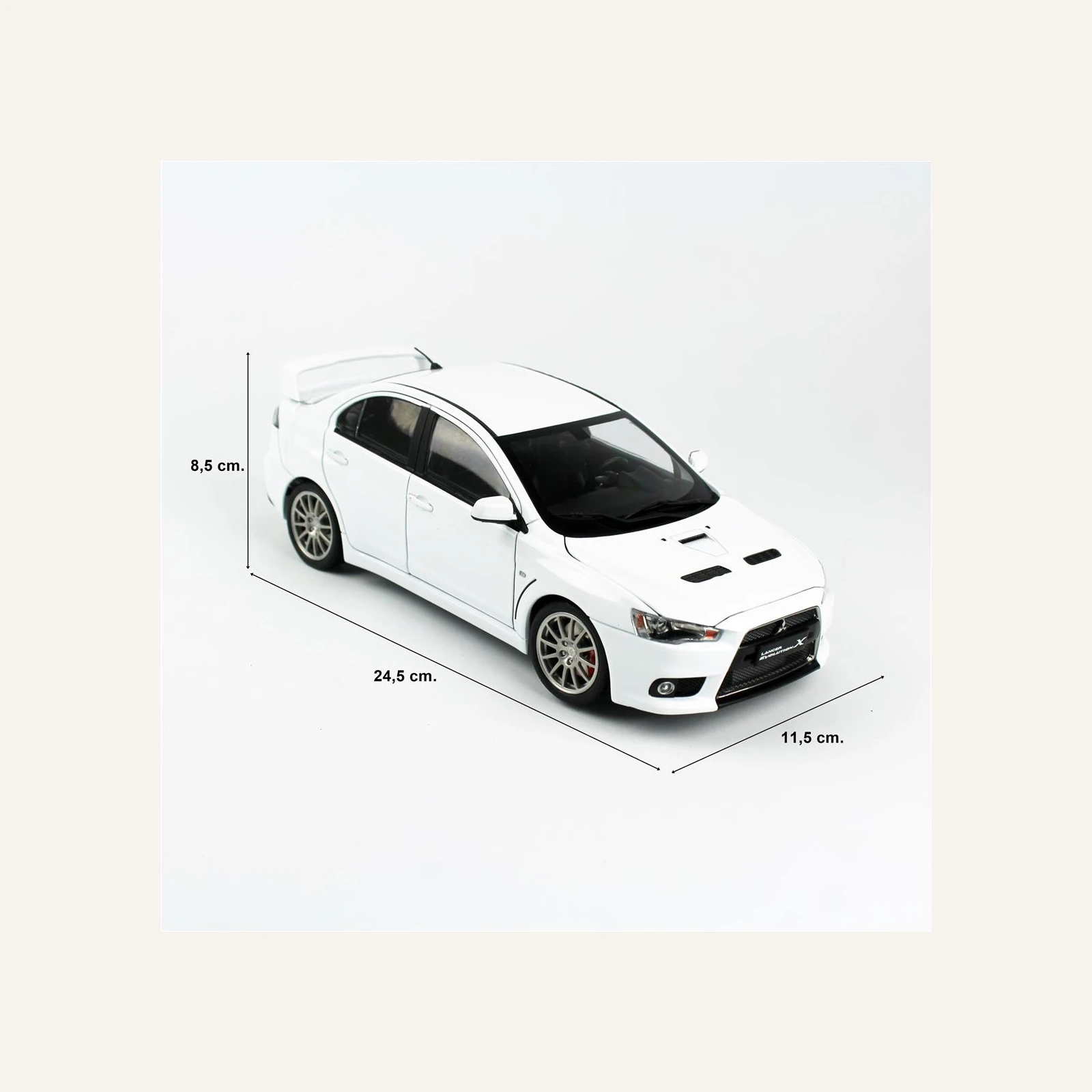 Sunstar 5824 1/18 Ölçek, Mitsubishi Lancer Evolution X, Beyaz