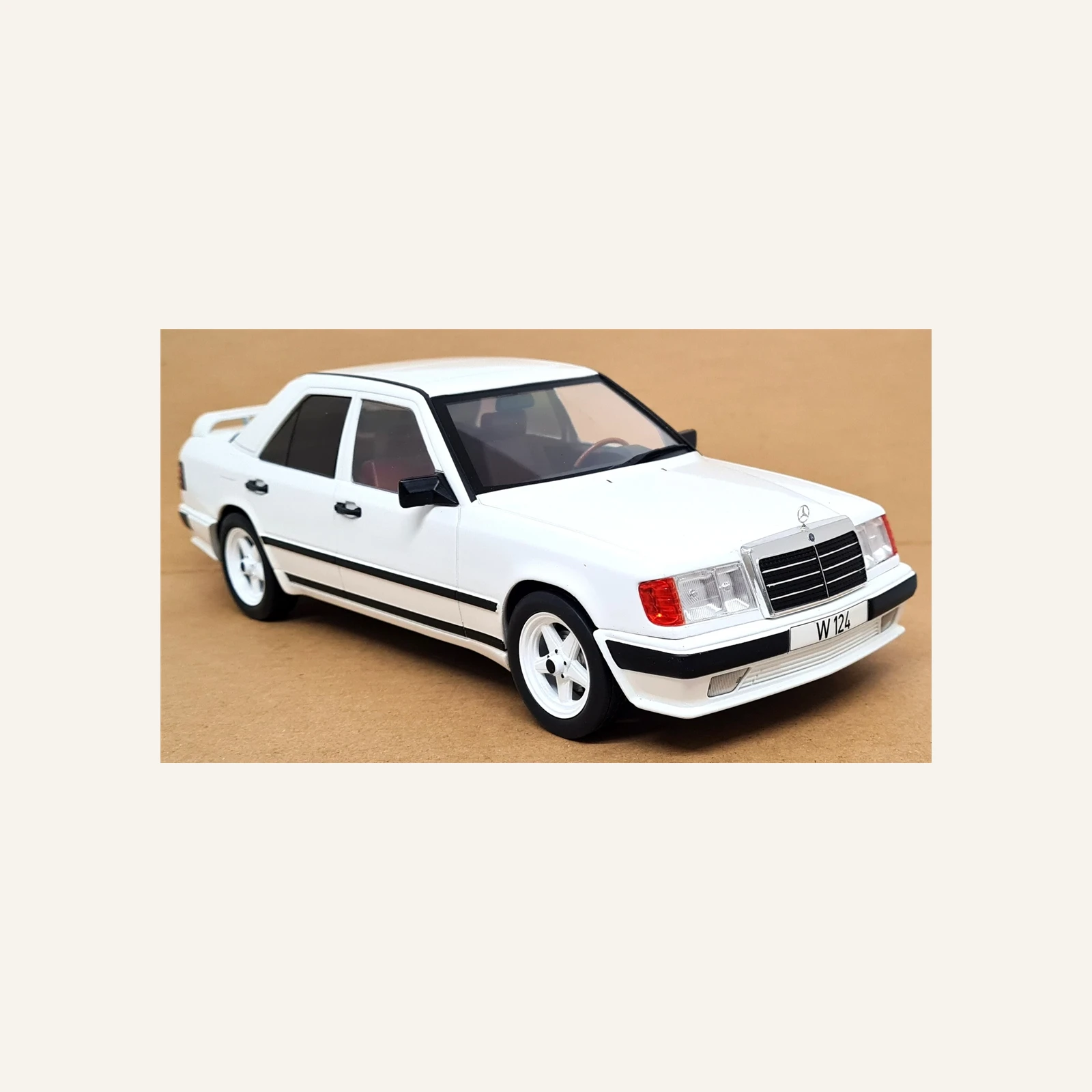 Mcg 81343 1/18 Ölçek, Mercedes Benz W124, Tuning-White