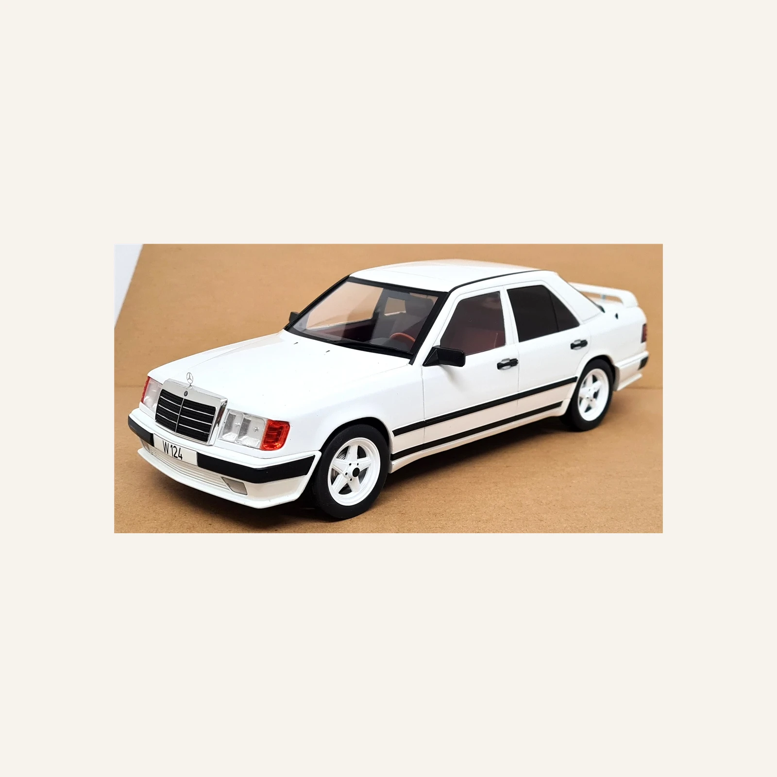 Mcg 81343 1/18 Ölçek, Mercedes Benz W124, Tuning-White