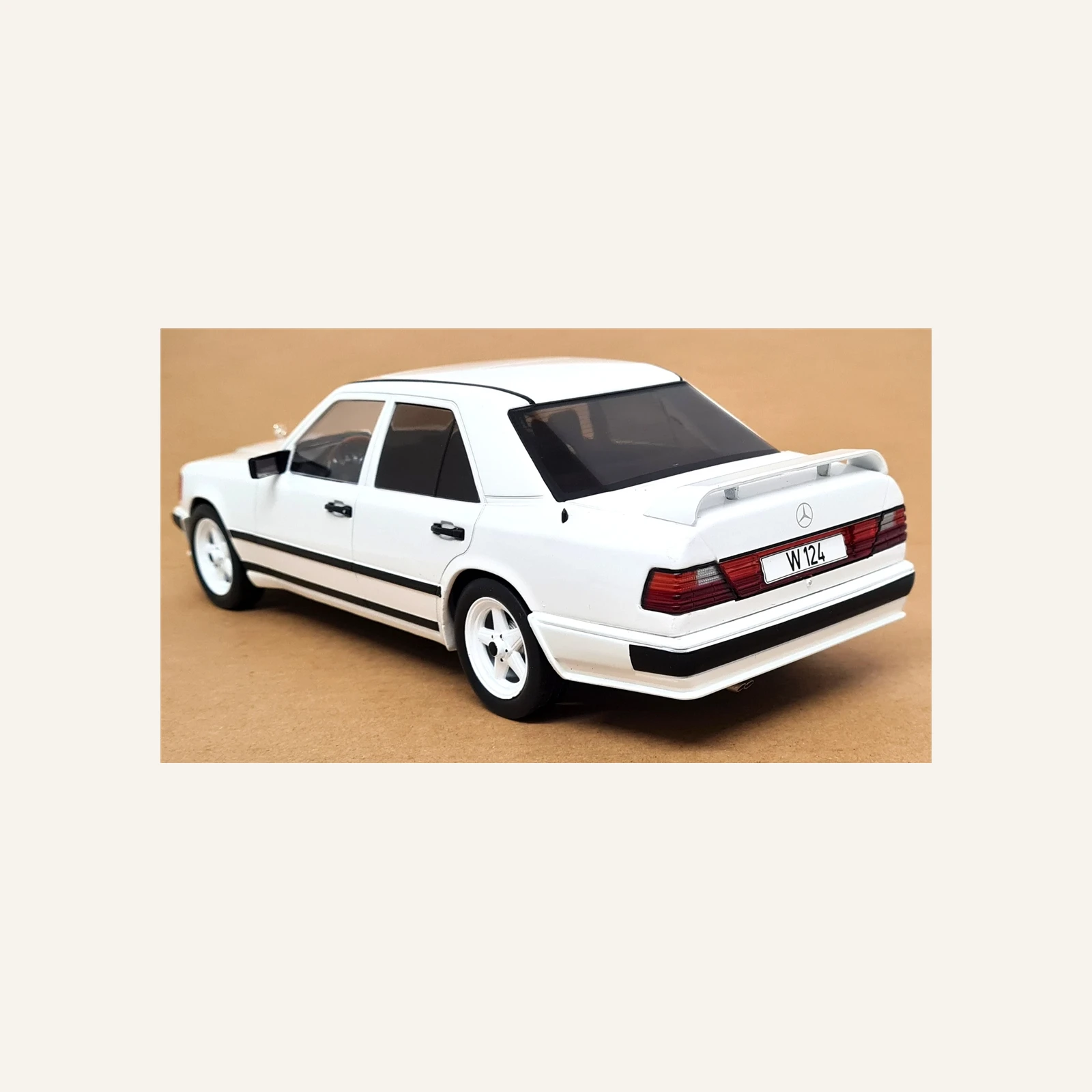 Mcg 81343 1/18 Ölçek, Mercedes Benz W124, Tuning-White
