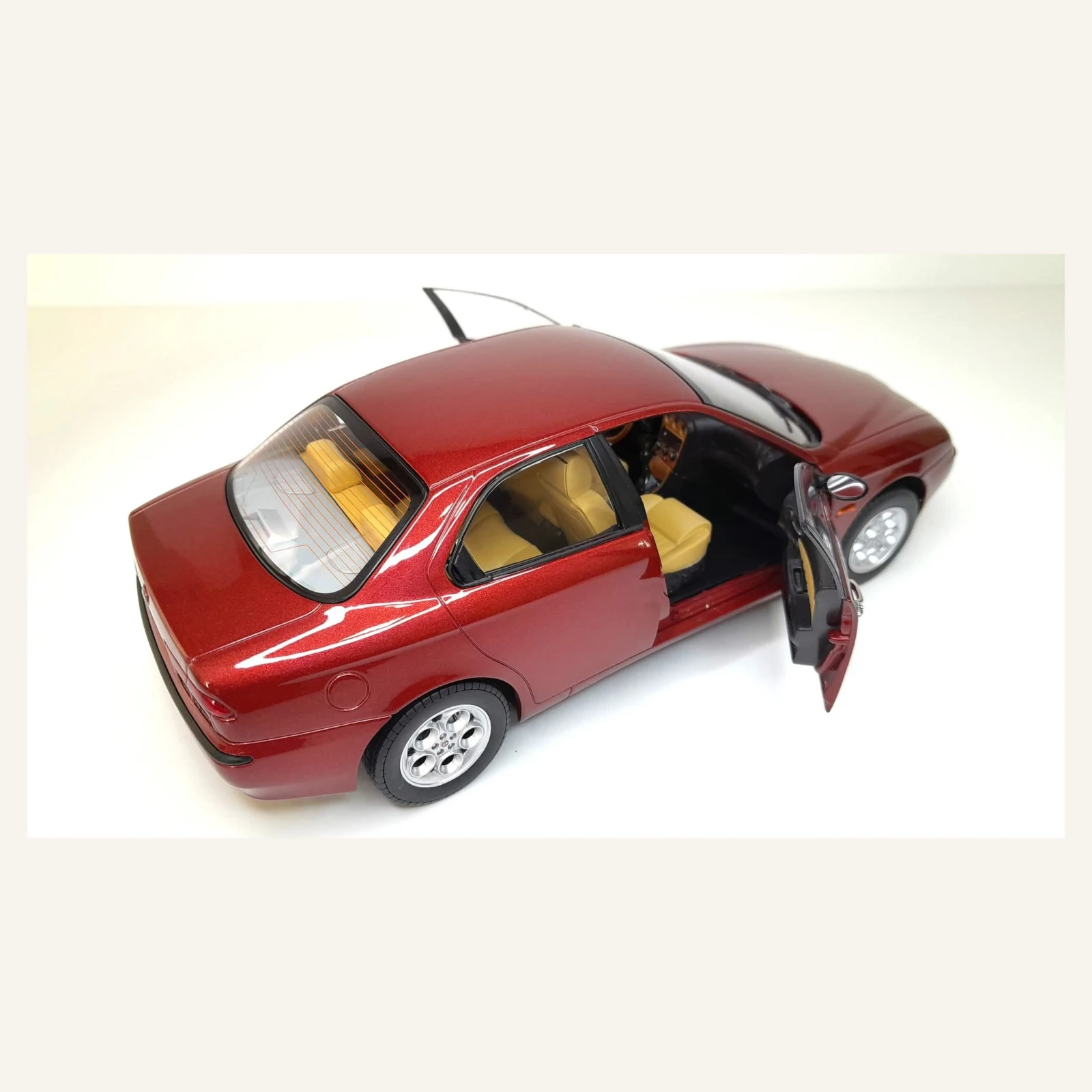 Mitica 968 1/18 Ölçek, Alfa Romeo 156 2.5V6 24V 1997, Rosso Proteo Metallic