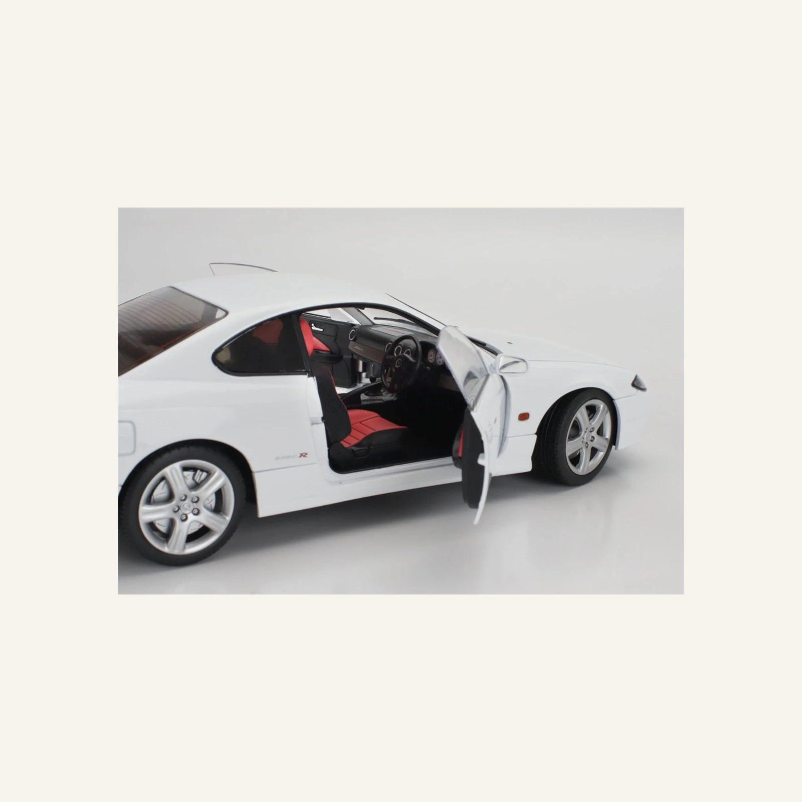 Solido 1804306 1/18 Ölçek, Nissan Silvia Spec. S15 R Aero, Aspen White