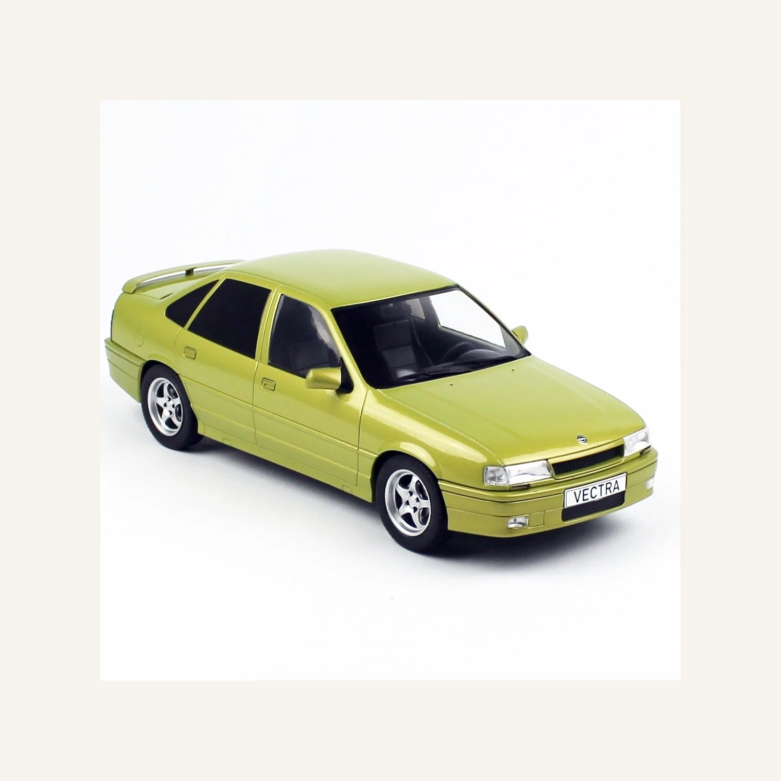 Mcg 18463 1/18 ÖlçEK, Opel Vectra A 2000-1990,Altın Rengi