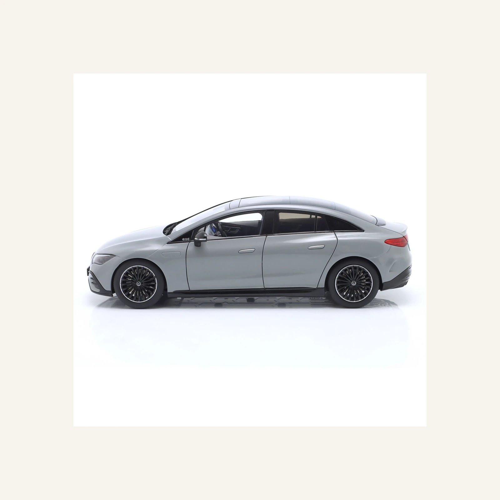 NZG B66961109 1/18 Ölçek,- MERCEDES BENZ - EQE (V295) AMG LINE 2023