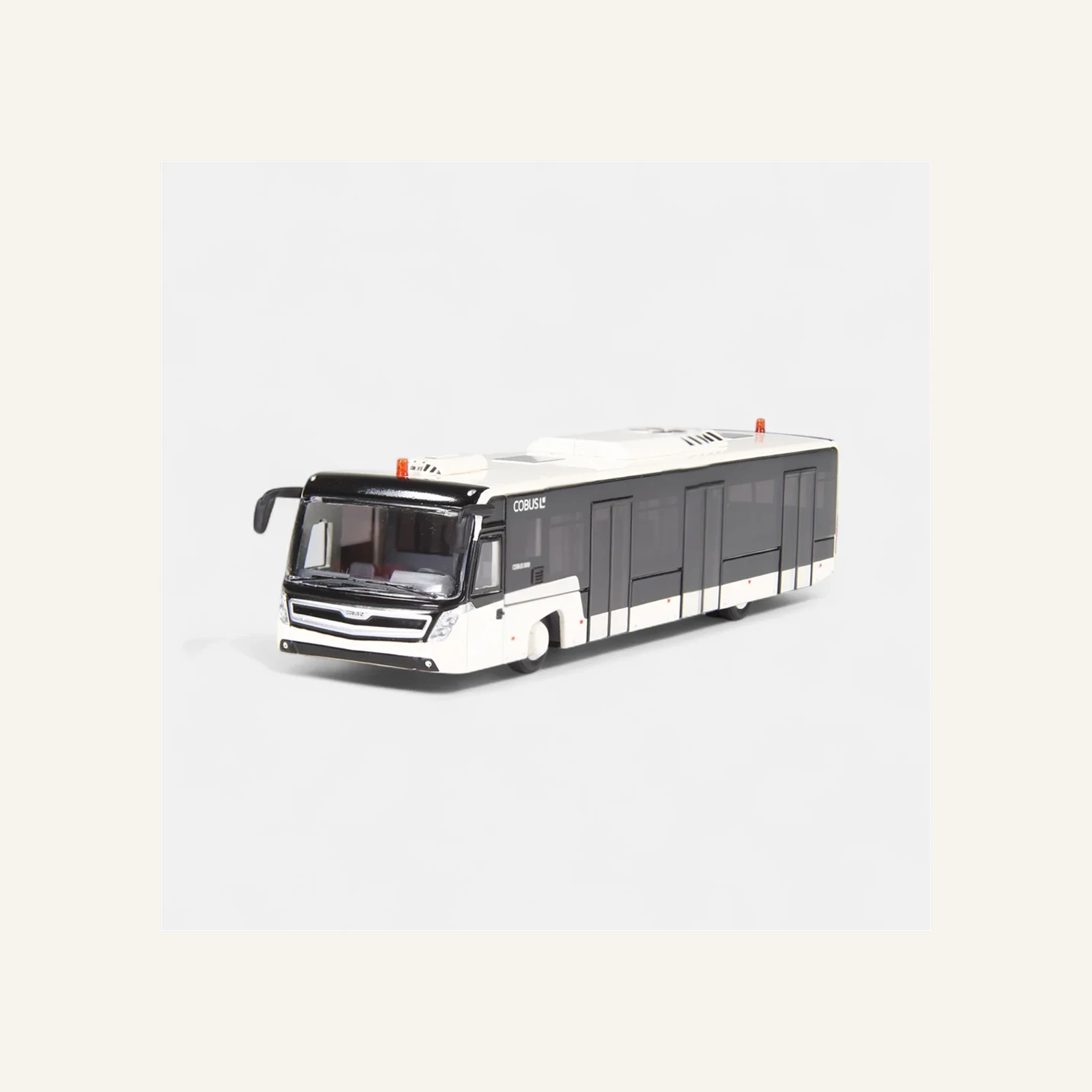 NZG 0981/40 1/87 Ölçek, Cobus 3002 Havaalanı Otobüsü, Beyaz