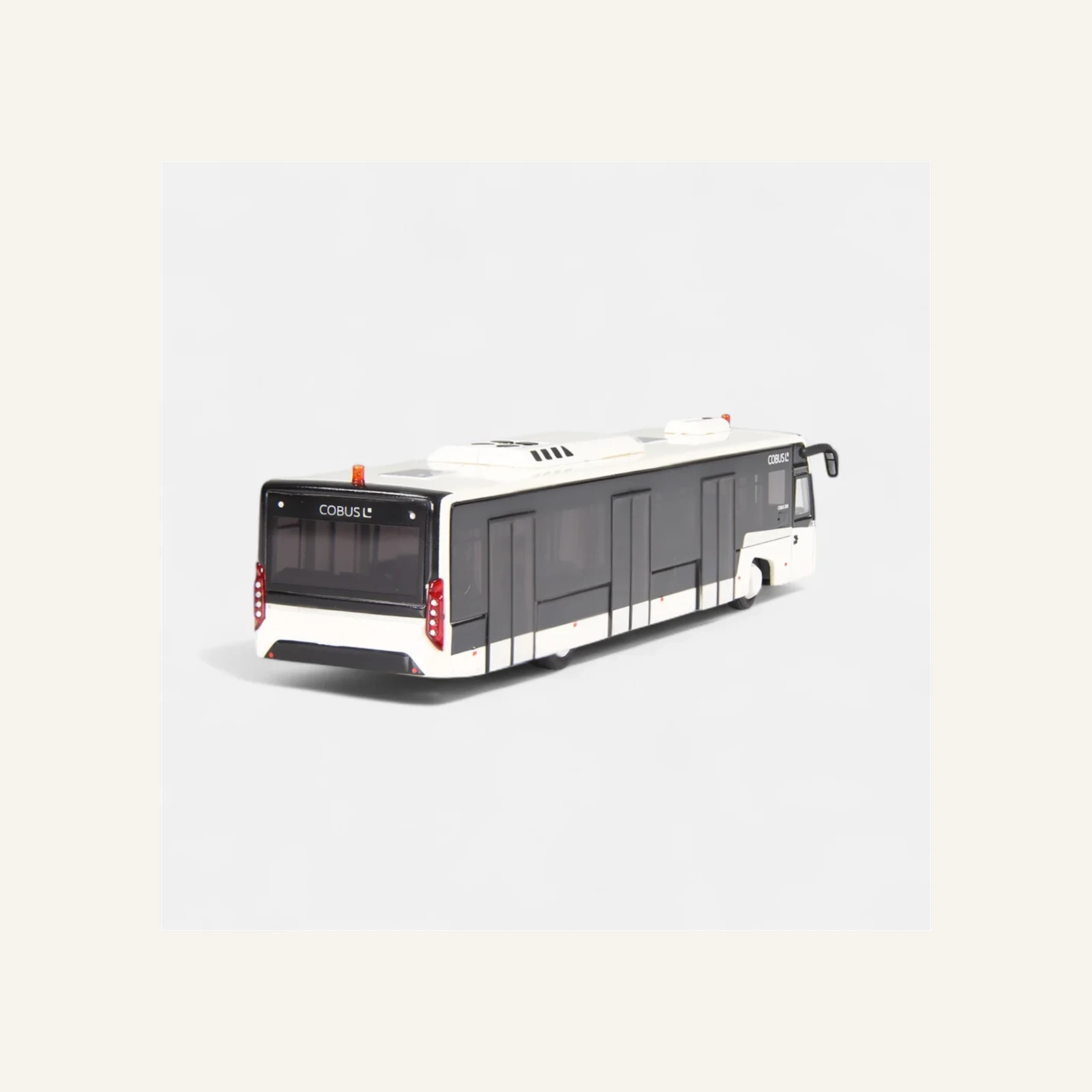 NZG 0981/40 1/87 Ölçek, Cobus 3002 Havaalanı Otobüsü, Beyaz