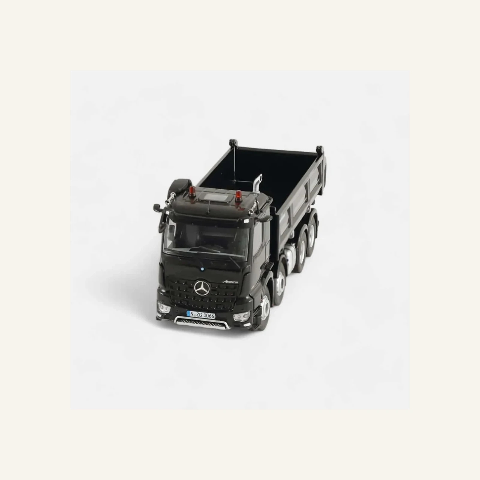 NZG 1066/50 1/50 Ölçek, Mercedes-Benz Arocs 8x4 Meiller Damperli Kamyon, Siyah