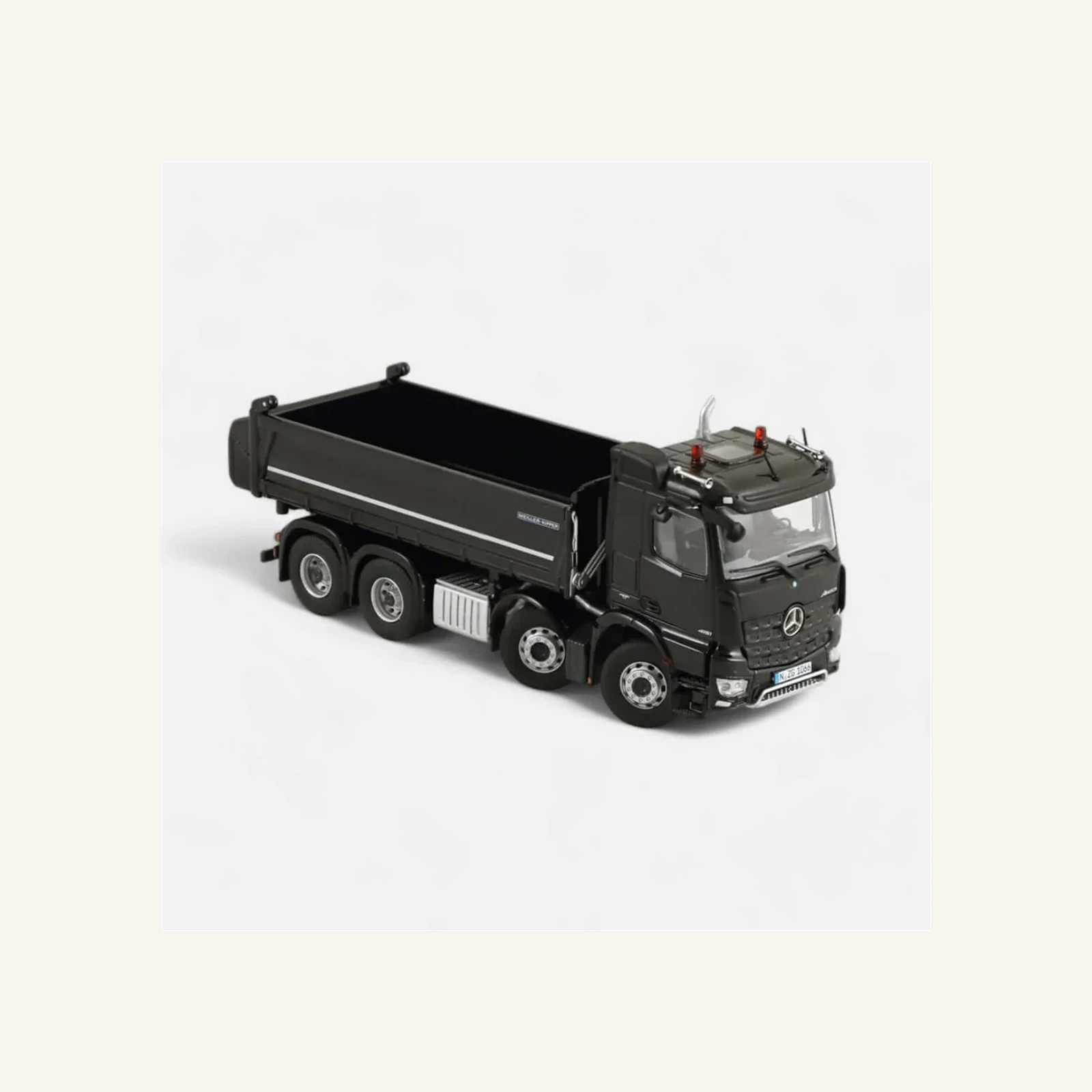 NZG 1066/50 1/50 Ölçek, Mercedes-Benz Arocs 8x4 Meiller Damperli Kamyon, Siyah
