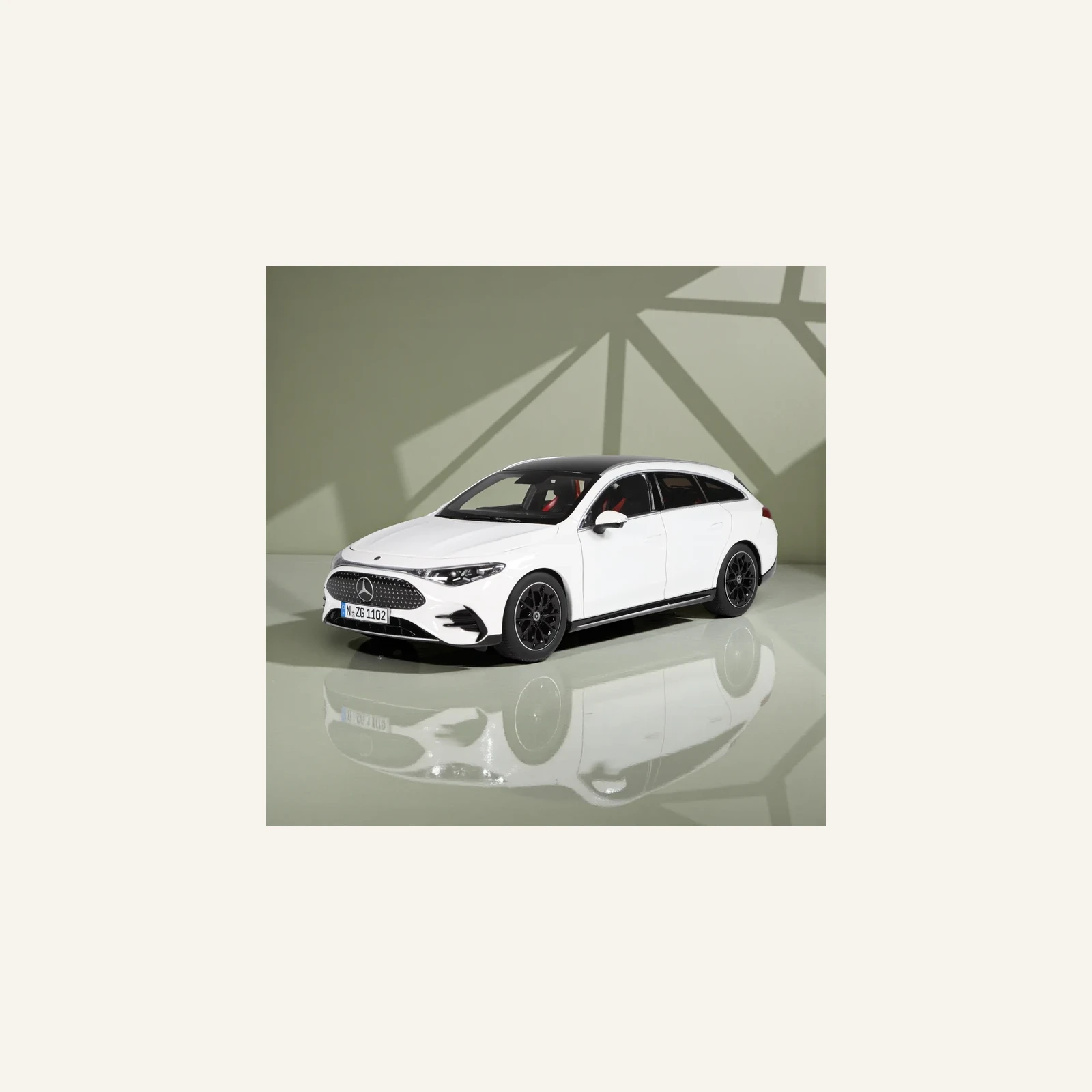 NZG 1102/41 1/18 Ölçek, Mercedes-Benz CLA Shooting Brake with EQ Tech. Araba, Polar Beyaz