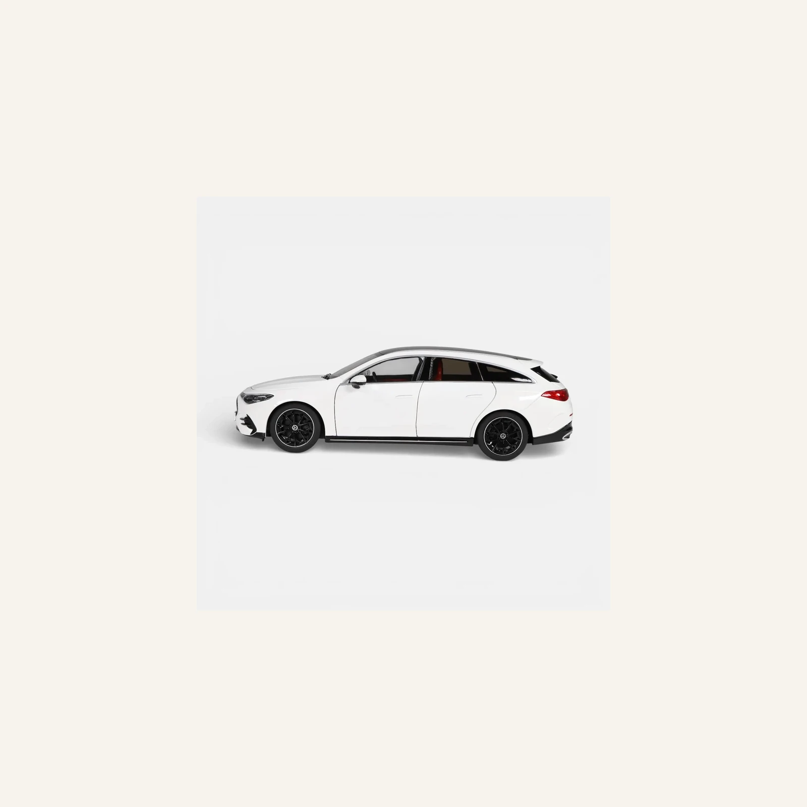 NZG 1102/41 1/18 Ölçek, Mercedes-Benz CLA Shooting Brake with EQ Tech. Araba, Polar Beyaz