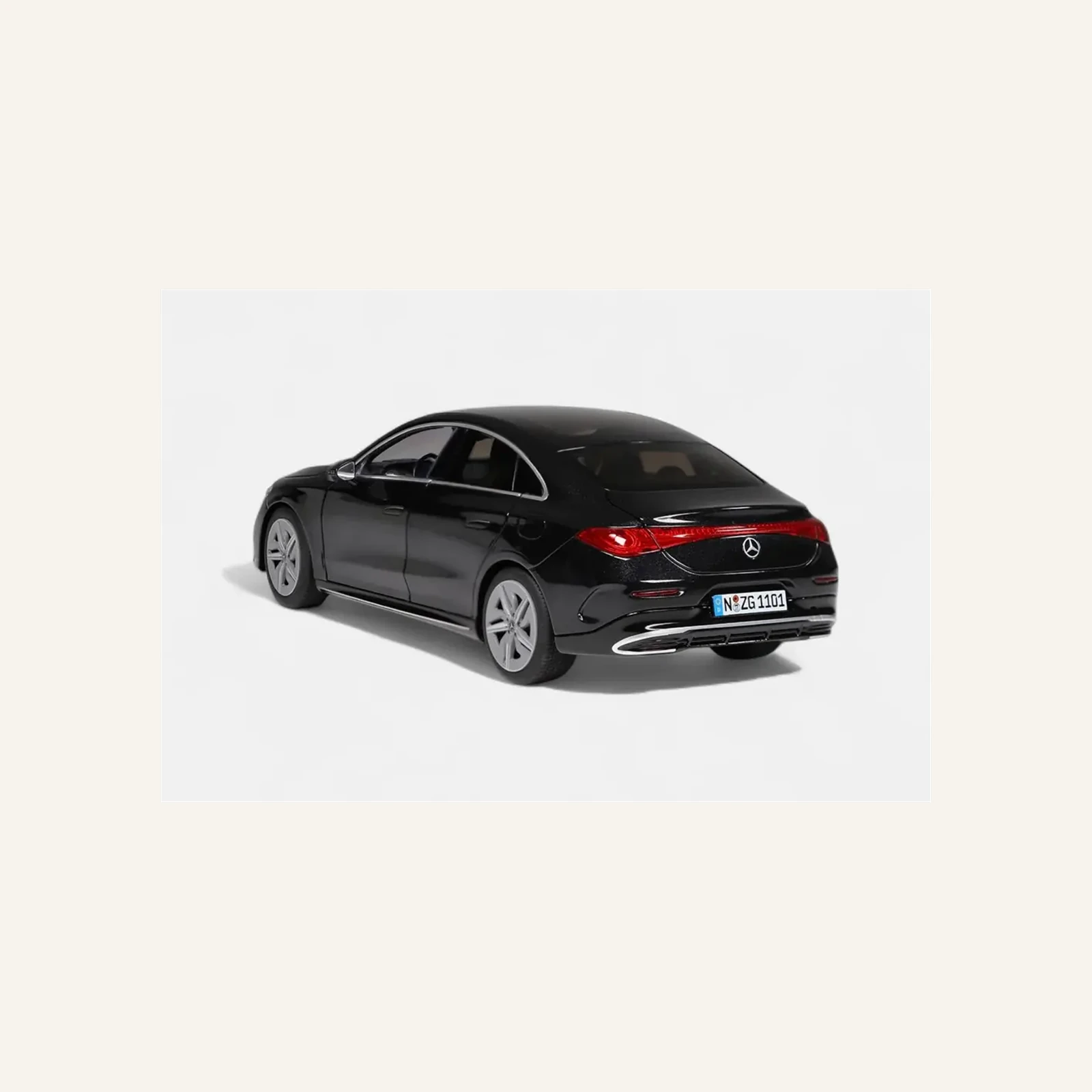 NZG 1102/51 1/18 Ölçek,Mercedes-Benz CLA Shooting Brake with EQ Tech. Araba, Kosmos Siyah