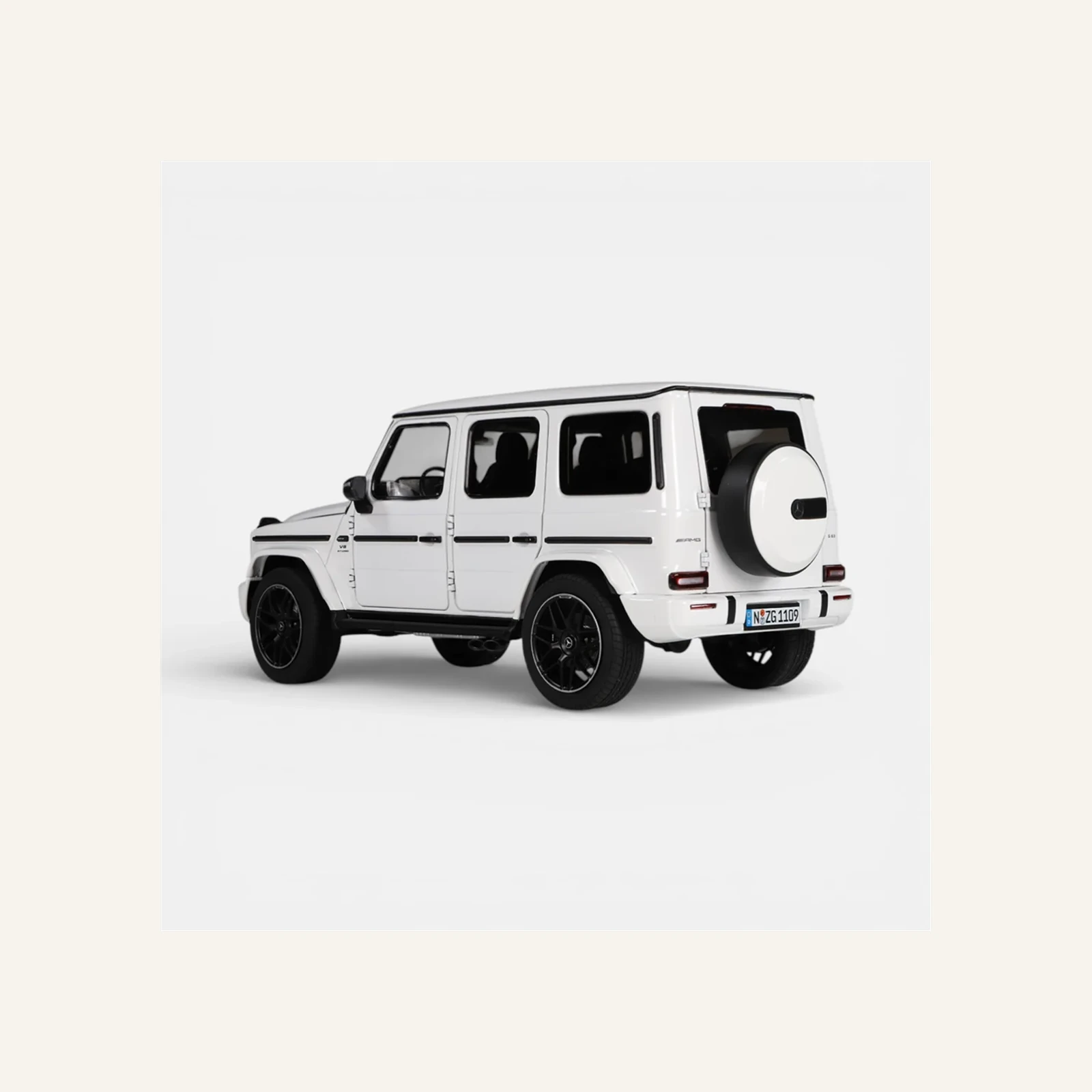 NZG 1109/41 1/18 Ölçek, Mercedes-AMG G 63 4x4 Arazi Aracı, Polar Beyaz, Metal