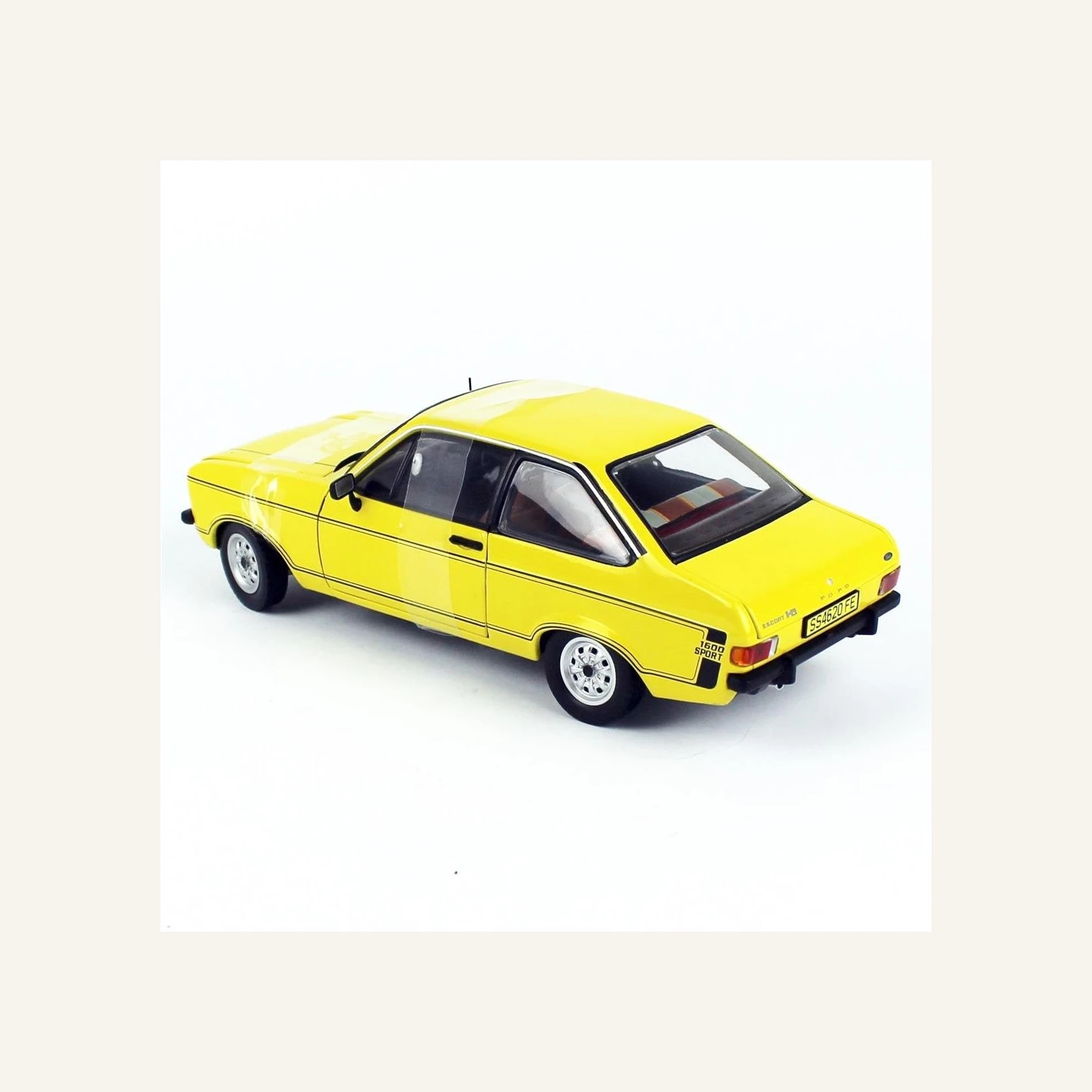 Sunstar 4620 1/18 Ölçek, 1975 Ford Escort MKII Sport, Sarı