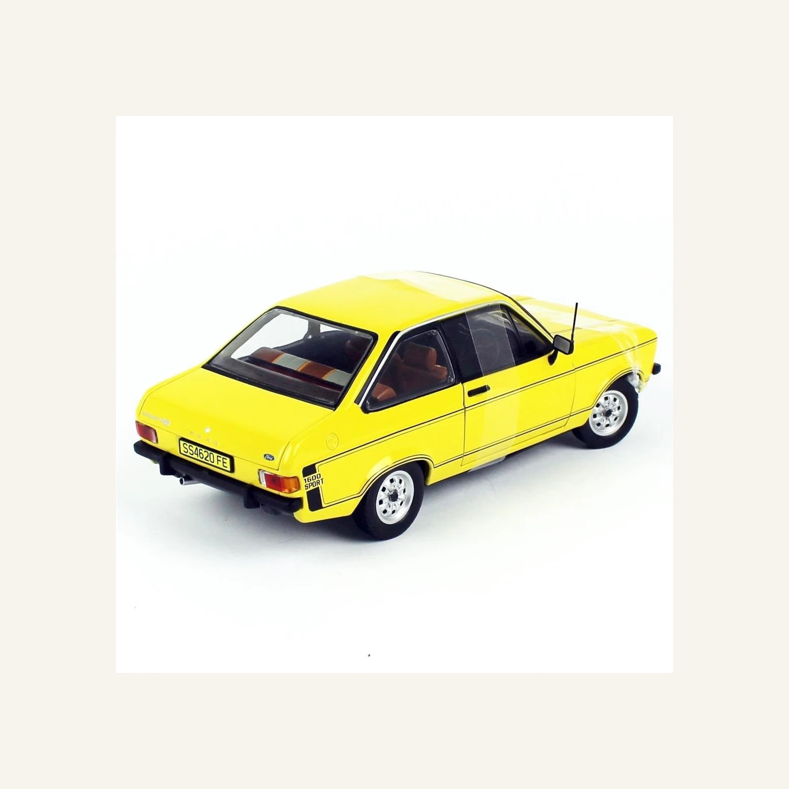 Sunstar 4620 1/18 Ölçek, 1975 Ford Escort MKII Sport, Sarı