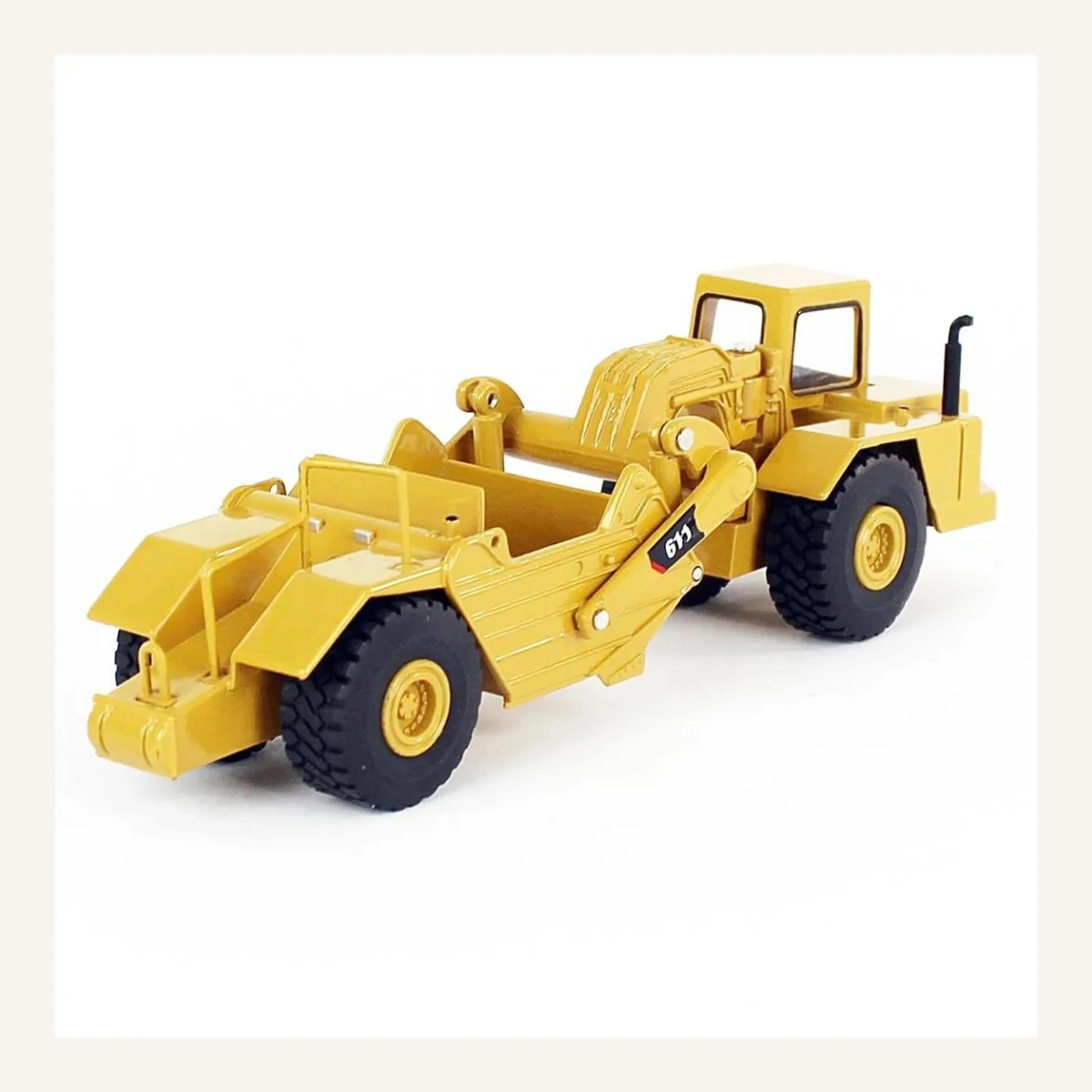 Diecast Masters 85695 1/64 Ölçek, Cat 611 Çekicili Sıyırıcı